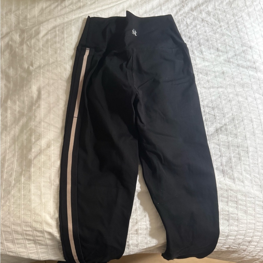 Stylish Black Leggings with Pink Stripe